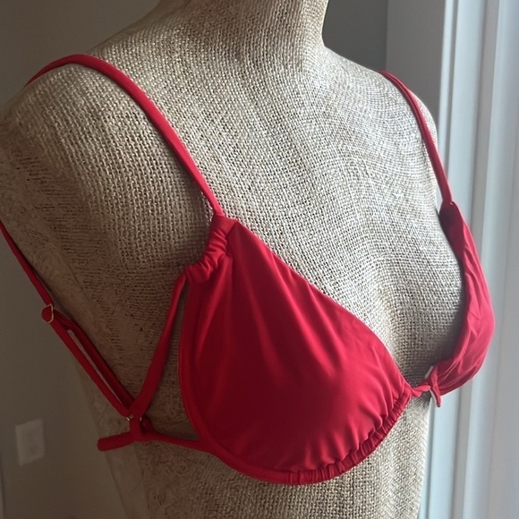 NWT WeWoreWhat Ruched Underwire Bikini Top Small - Picture 2 of 3